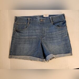 Time and Tru Women's Stretchy Classic Blue Jean Shorts